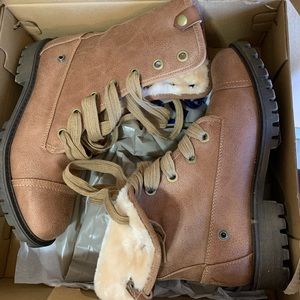 Roxy Bryan tan boots